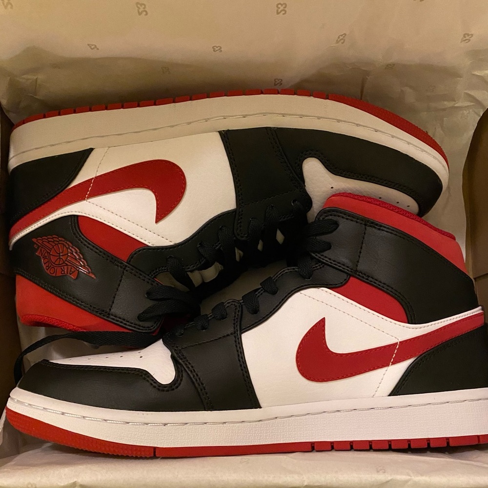 Air Jordan 1 (2021) White/Black/Gym Red / Size Men 9.5